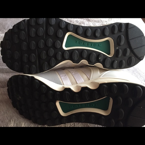 Adidas Torsion Trainers - Picture 4 of 7